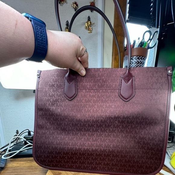 NWT Michael Kors Heidi Katy Satin Fabric Shoulder Tote Bag MK Signature - Picture 8 of 10